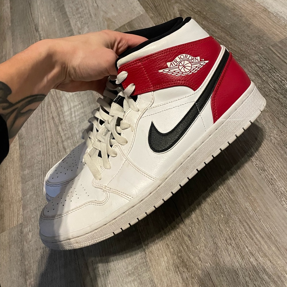 Size 11 White and Black Retro Jordan 1s